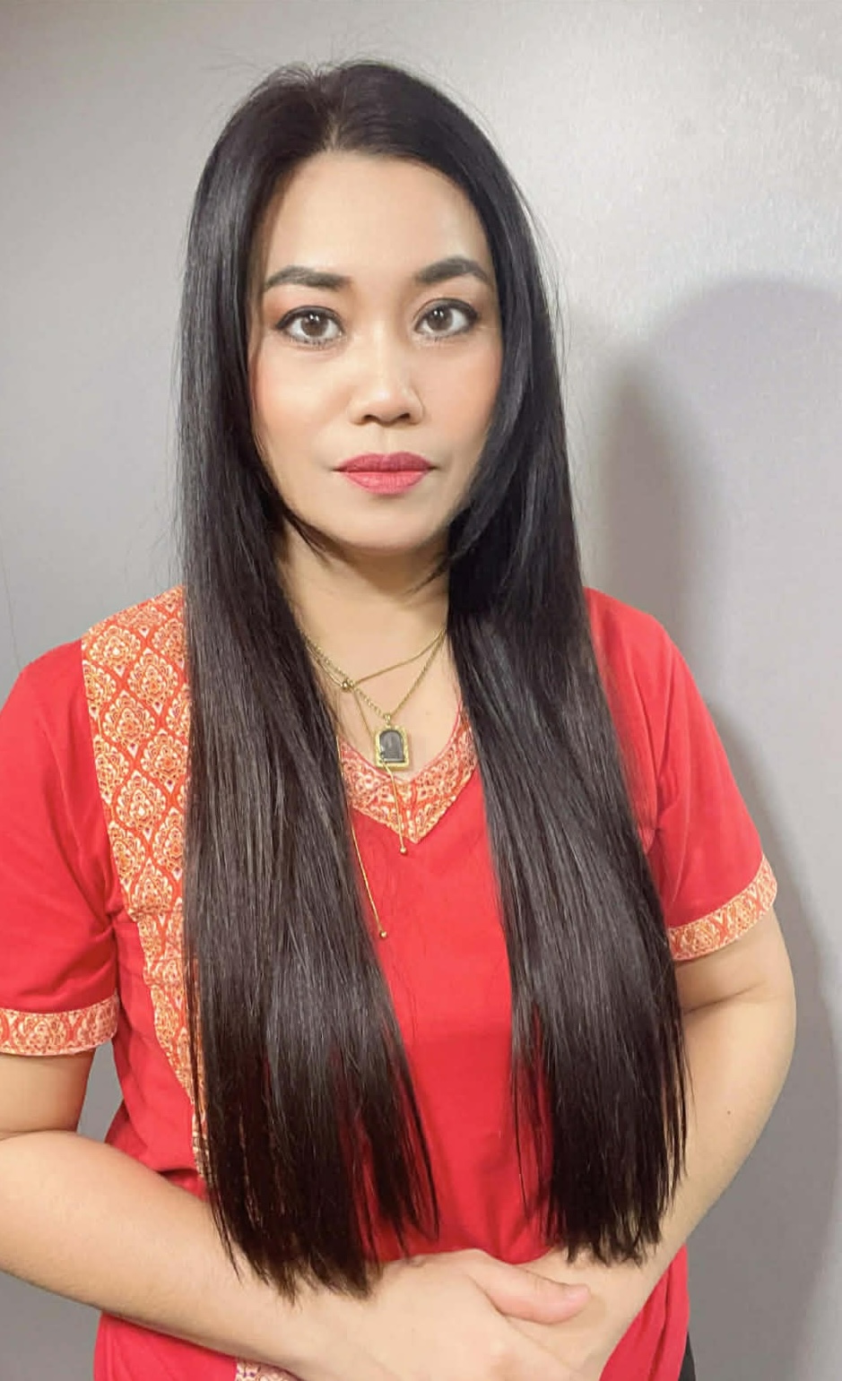 Nadia masszőr Sawasdee Thai massz&aacute;zs Pilisv&ouml;r&ouml;sv&aacute;r